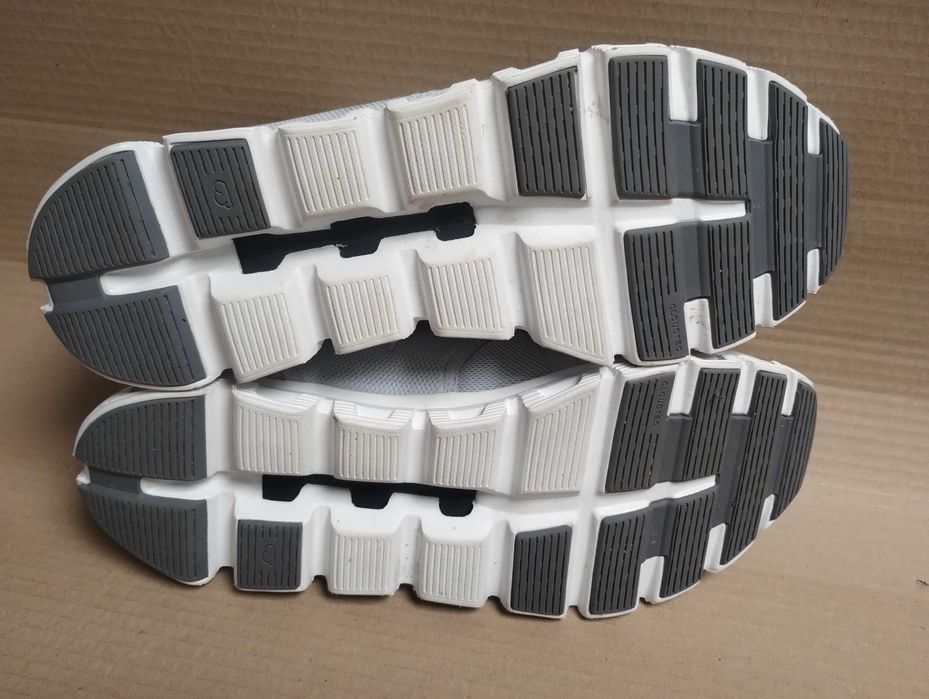 Buty do biegania biegowe 46 ON Running Cloud 6 idealny stan