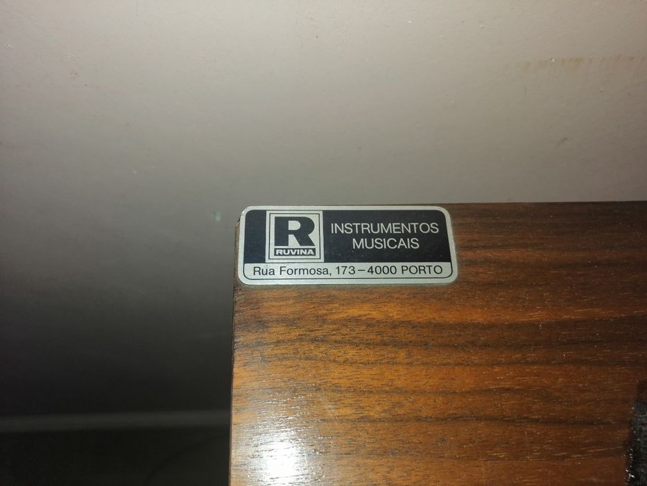 Órgão de marca farfisa