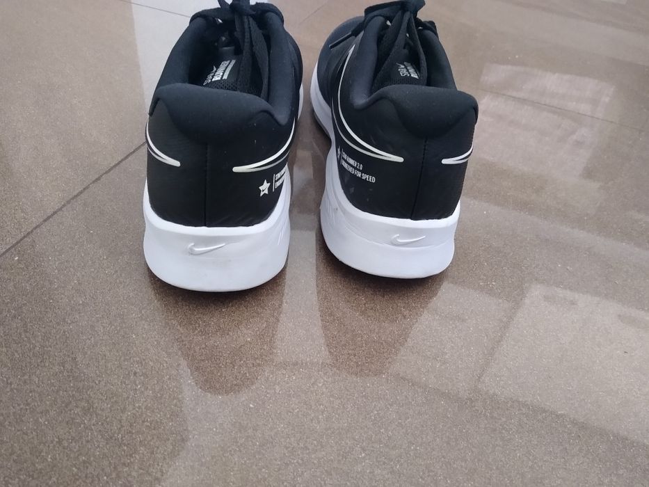 Obuwie sportowe Nike rozm. 38,5