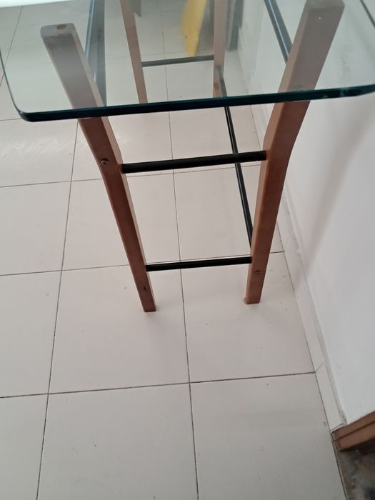 Mesa de entrada em vidro com espelho  incluído no preço