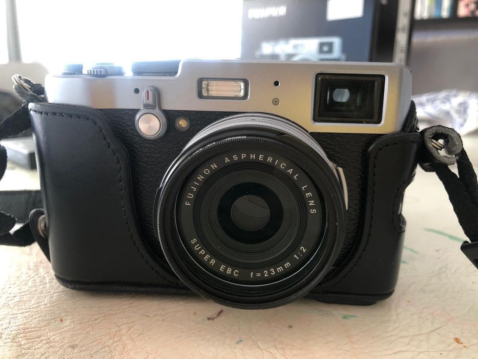 Fujifilm X100T com lente conversão