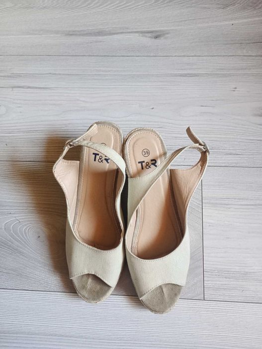 Sandały na koturnie koturny espadryle Tom & Rose 39