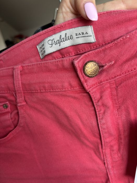 Zara jeans jeansy fit skinny rurki czerwone malinowe wycierane vintage