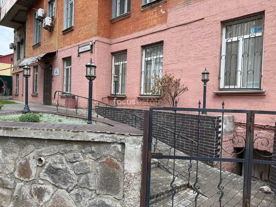 Без %. 153м2. Золоті Ворота. Львівська площа. Фасад. Окремий вхід