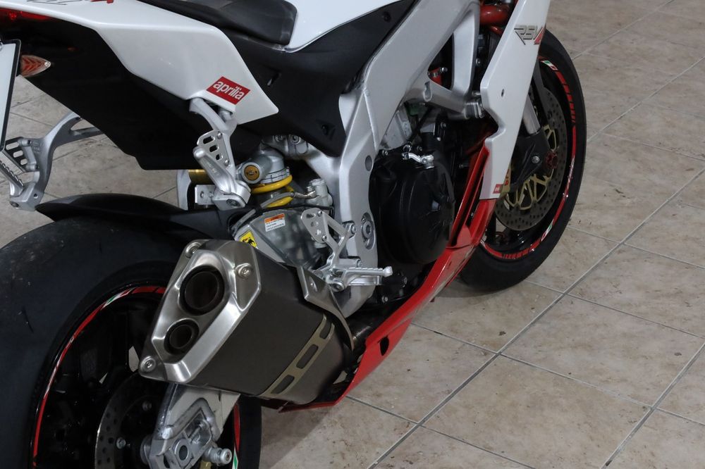 Aprilia Rsv4 1000r