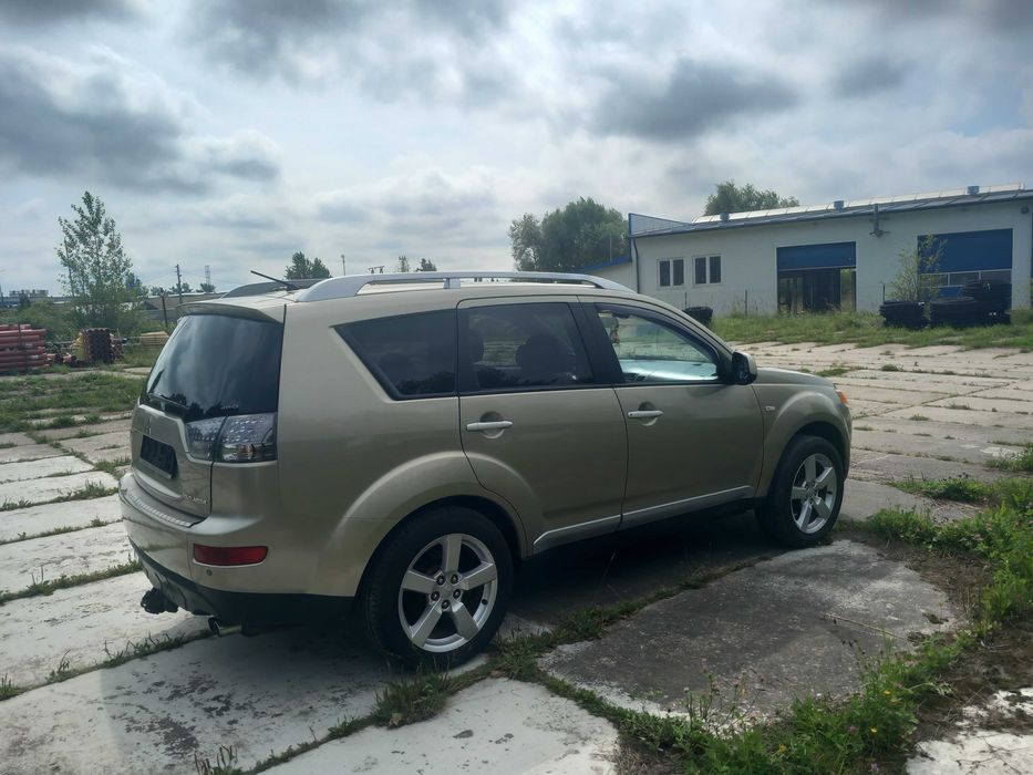Mitsubishi Outlander 2.2di-d 4X4 7miejsc