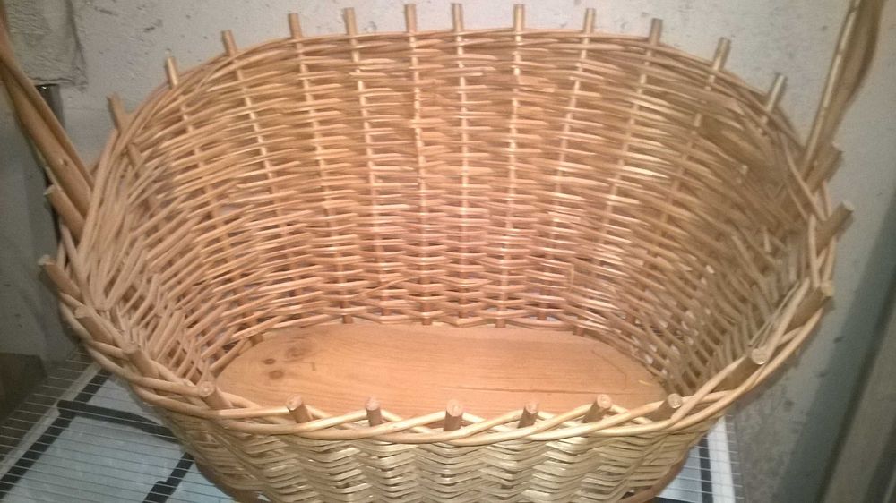 Koszyk wiklinowy
