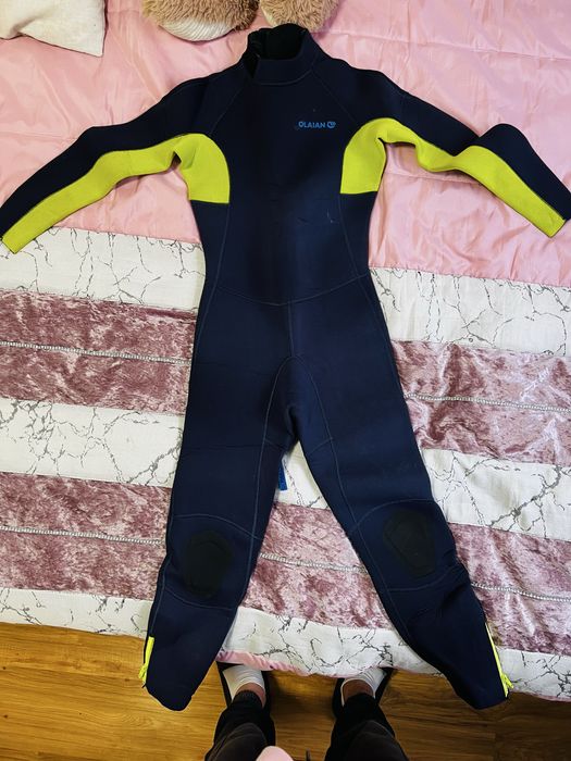 Roupa de surf Olaian 11-14 anos, ótimo estado