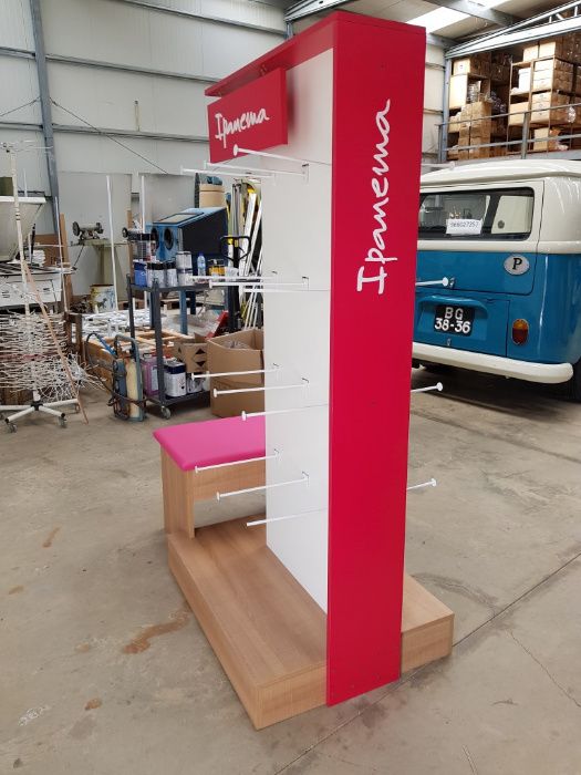 Expositor de chinelos movel novo na caixa original