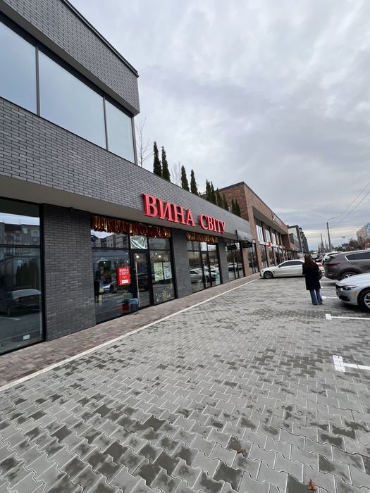 Оренда комерційного приміщення в ТЦ Журавель