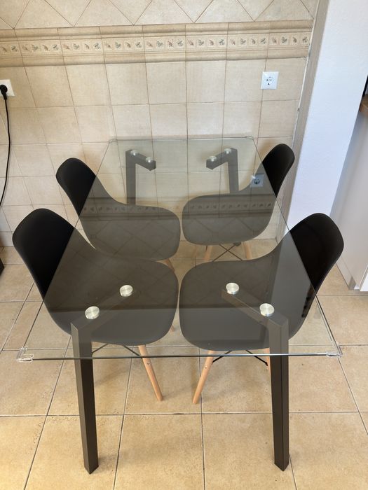 Mesa Jantar em vidro