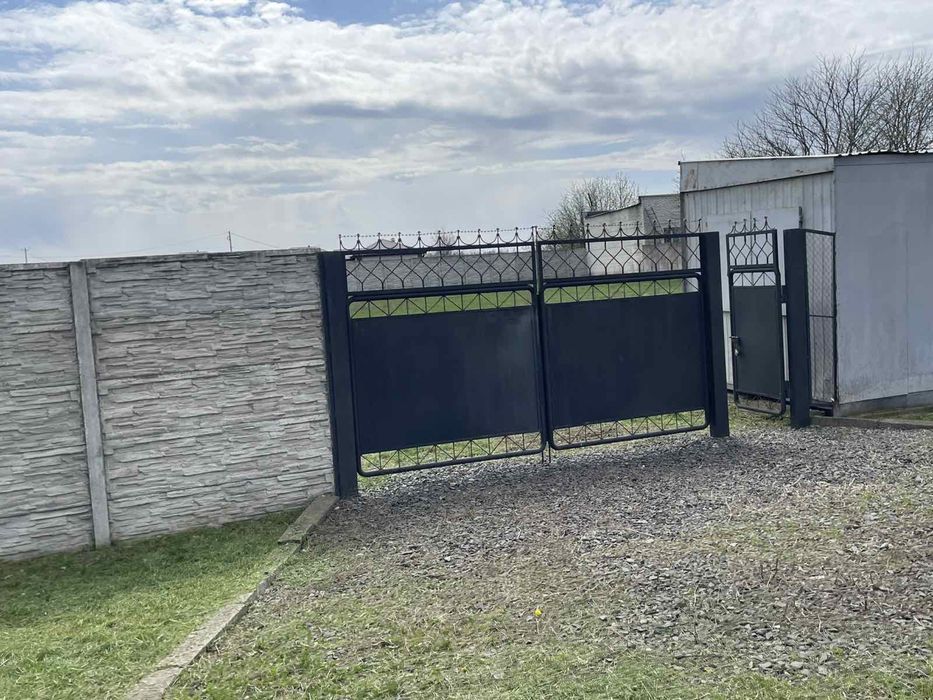 Участок 0,18 га , огражденный , конечная остановка троллейбуса ГРЛ