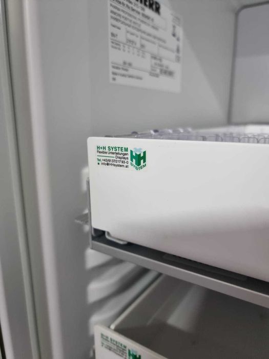 Szafa, chłodziarka farmaceutyczna, laboratoryjna szafowa Liebherr