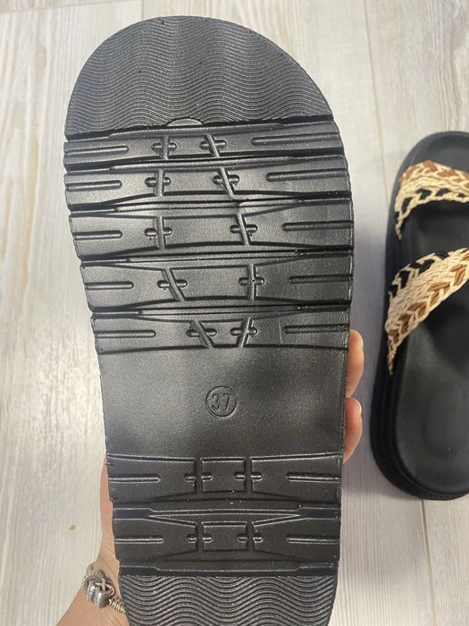 Шльопанці  жіночі 37 розмір