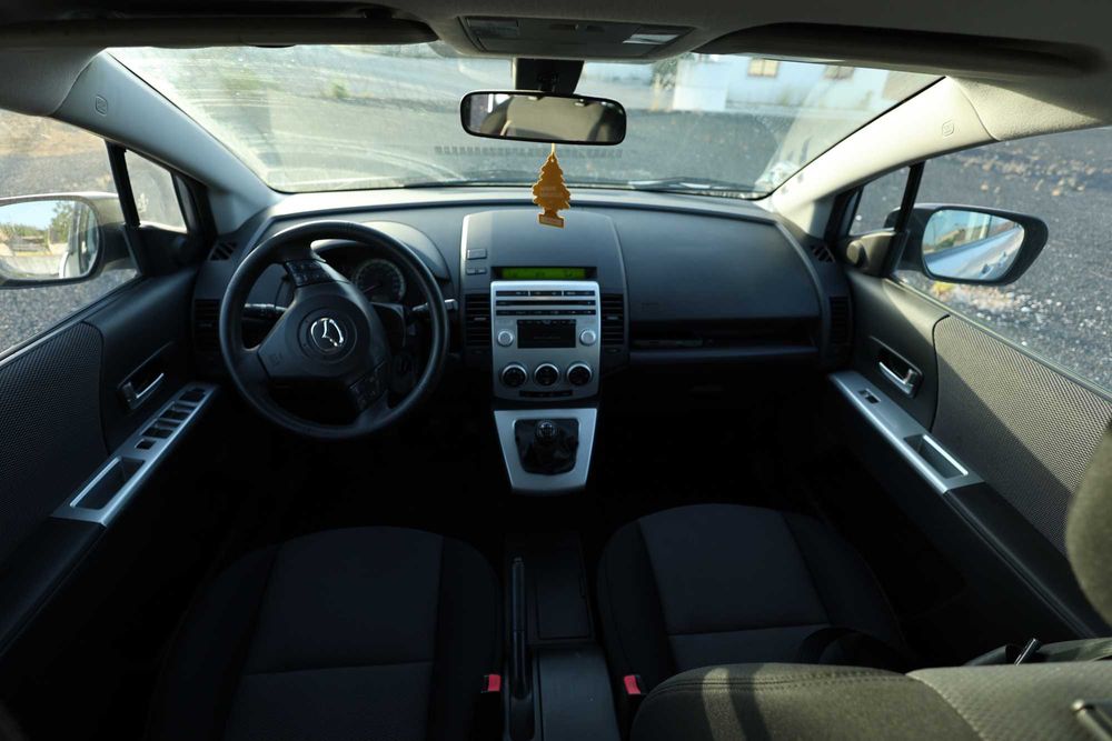 Mazda 5 - 7 Lugares – Em Excelente Estado