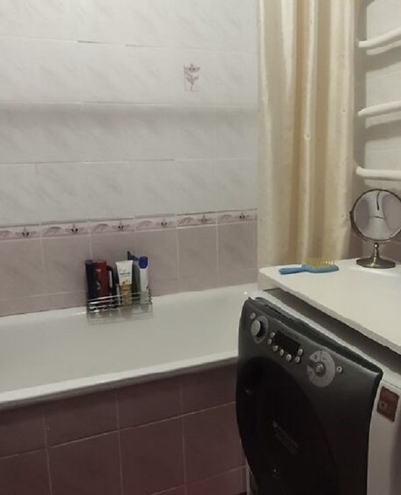 Продаётся 2 ком.кв. ул Академика Александрова в Осипенковском районе!