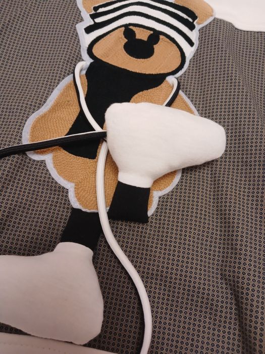 Толстовка з цікавими деталями