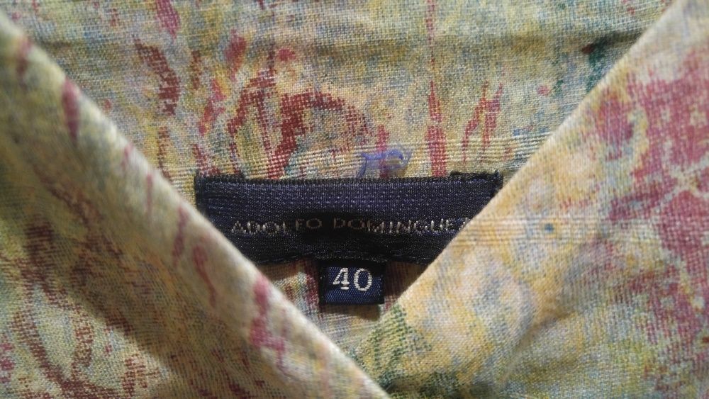 Vestido Adolfo Dominguez em tons rosa e verde