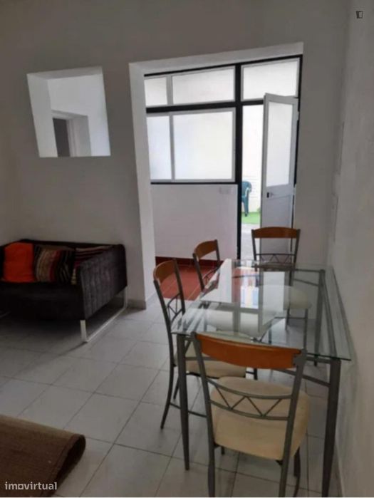 Quarto - localizado em Arroios Lisbon