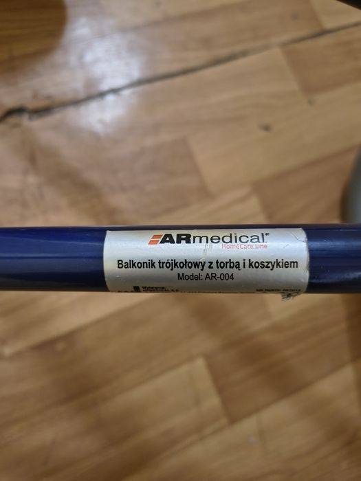 Balkonik trójkołowy