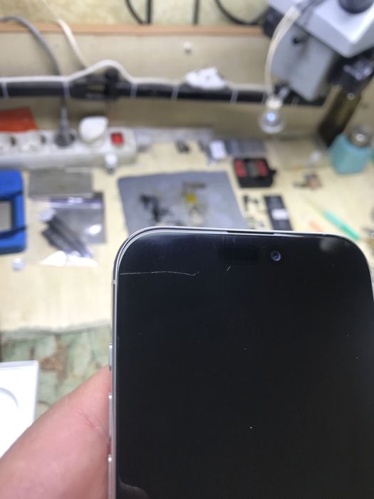 Дисплей iPhone 16 pro max оригинал переклей с дефектом