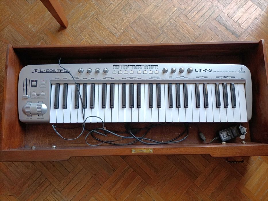 Sintetizador ótimo estado