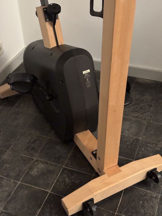 Bicicleta em madeira de faia.