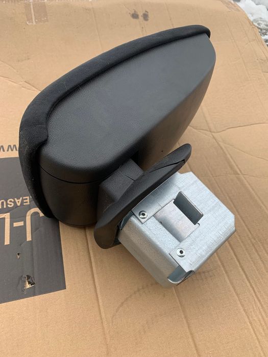 Подлокотник ниссан жук разборка nissan juke: 6 000 грн. - Підлокітник ...