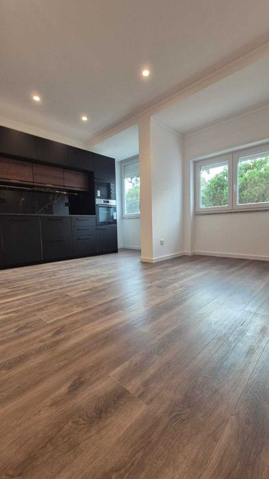 T2+1 Totalmente Remodelado | 71,93m² | 2 Varandas | 1º Andar | Barreiro