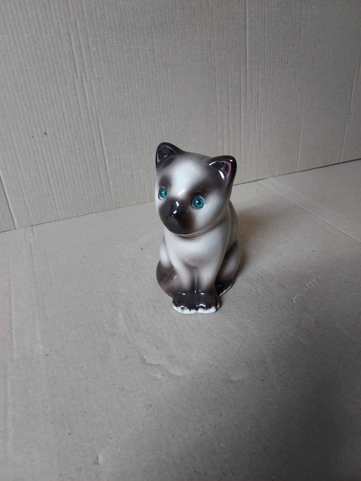 Gatinho Sentado – Siamês em Cerâmica Decorativa