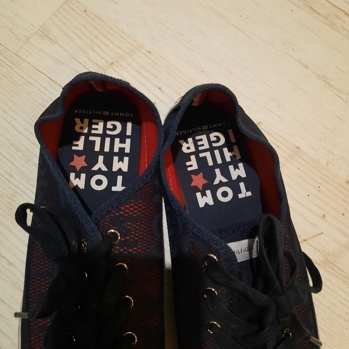 Tommy Hilfiger rozmiar 40 trampki granat