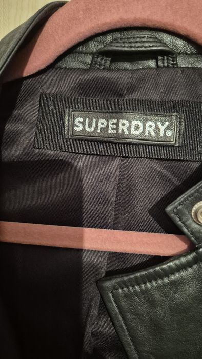 Шкіряна куртка superdry,