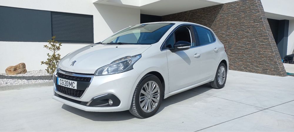 Peugeot 208 1.2 PureTech Allure