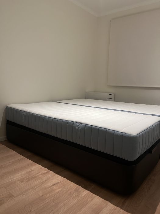 Sommier Ikea + colchão