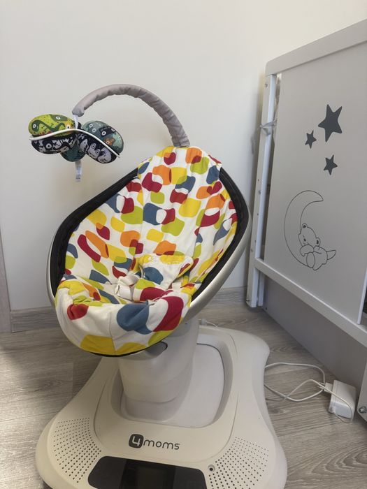 Заколисуюючий центр 4moms