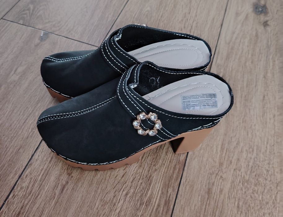 Buty na koturnie