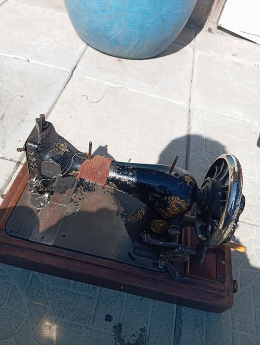 Продам швейная машинка