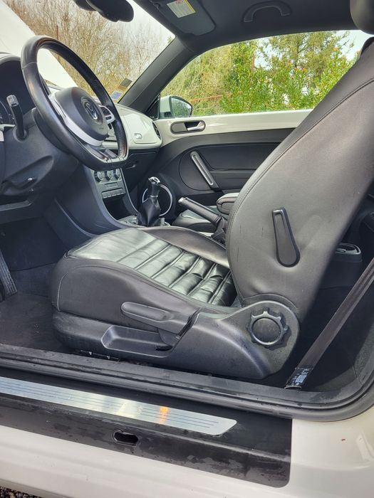 Para venda beetle  1.6 tdi versão maggiolino com garantia de 24 meses