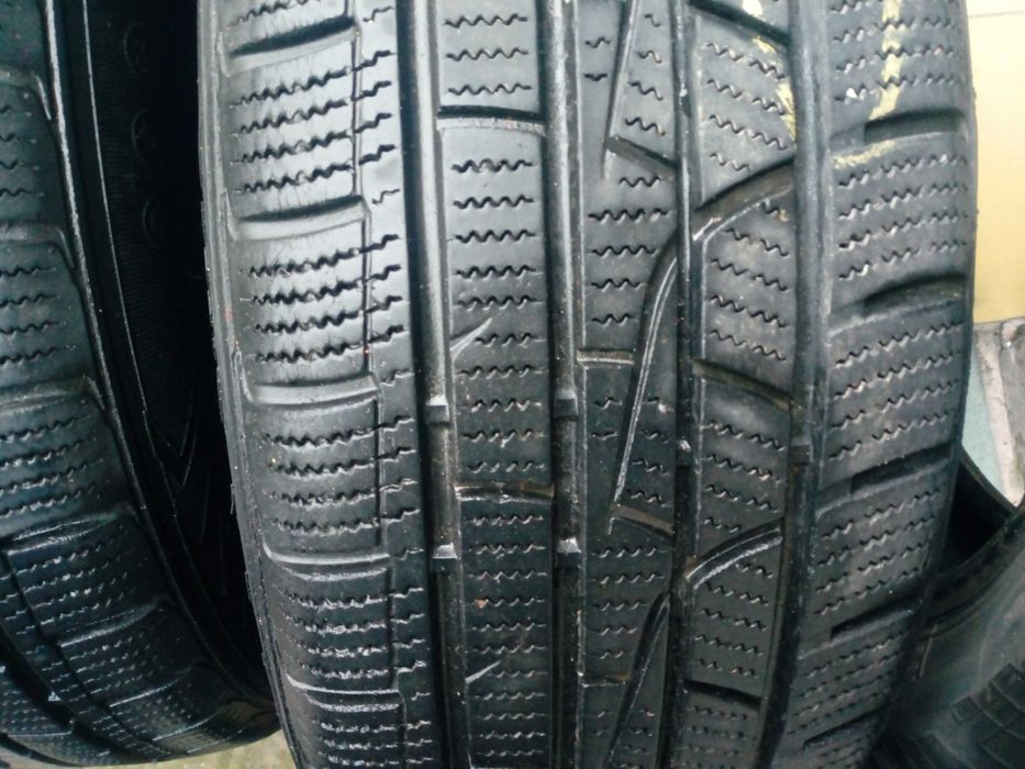 Sprzedam opony wielosezonowe 215/65/16 używane