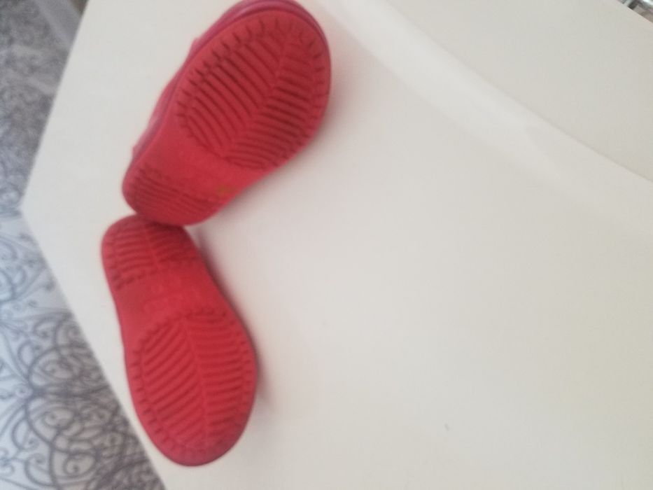 Босоножки Crocs