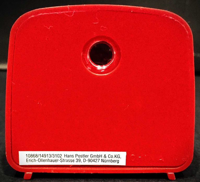 Televisão antiga em plástico - com várias imagens