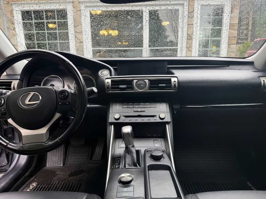 Lexus IS 300      2016