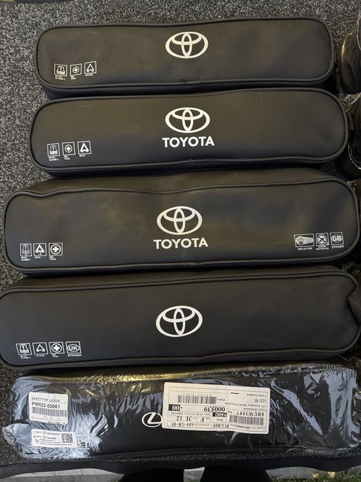 Аптечка Аптечки оригінал Toyota Lexus Нові Запаковані