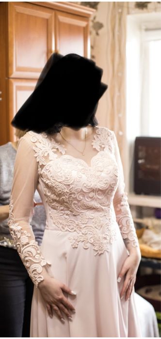 Продам весільну вечірню сукню + подарунок