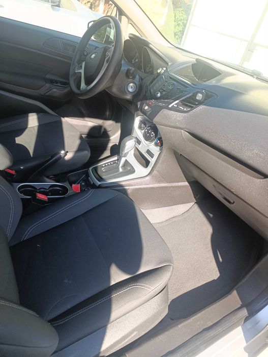 Ford fiesta 2019 рік