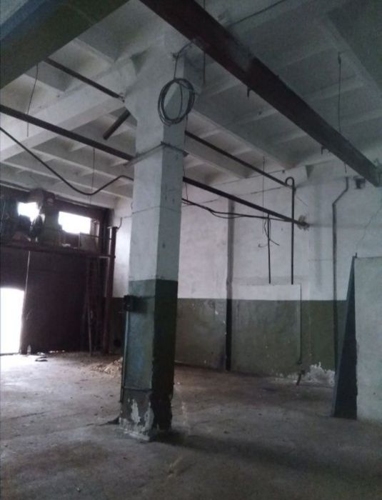 Здається  складське приміщення.