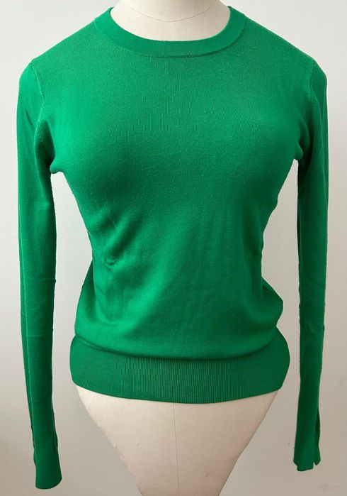 Camisola verde com botões dourados Zara