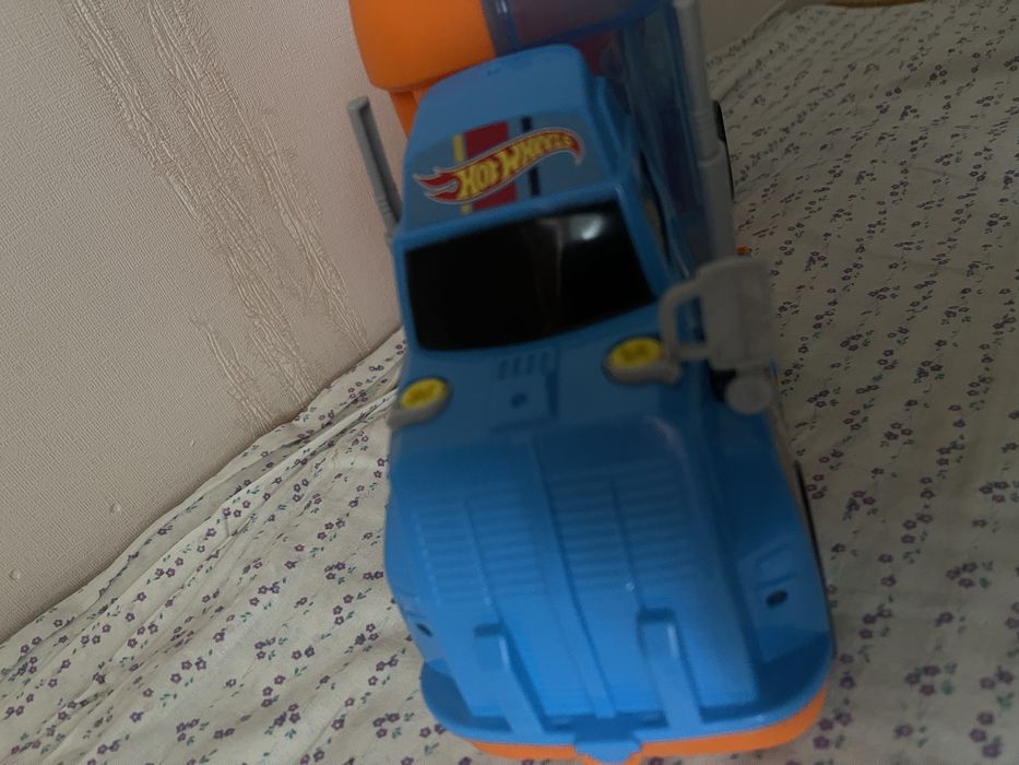 машинка кейс бокс Hot Wheels