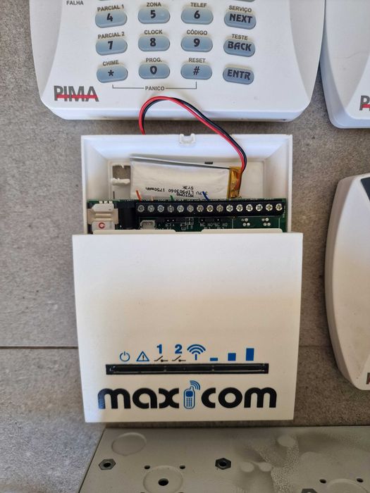 Alarme PIMA RXN-400 Completo + Comunicador GSM – 3 Teclados