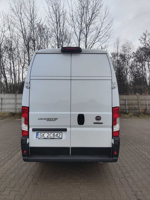 Wynajem busa dostawczego Fiat Ducato 2024 do 3.5t